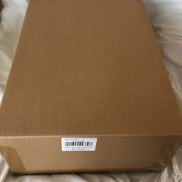 The Stanley x LoveShackFancy Quencher 40 OZ Blooming Heirloom Floral Bow - Picture 17 of 17